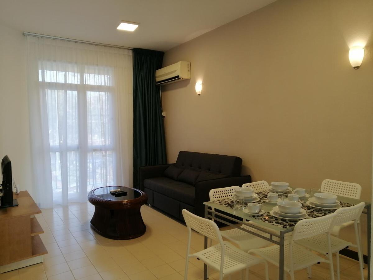 Bayu Emas Apartment By Wellington Resorts Batu Feringgi Buitenkant foto