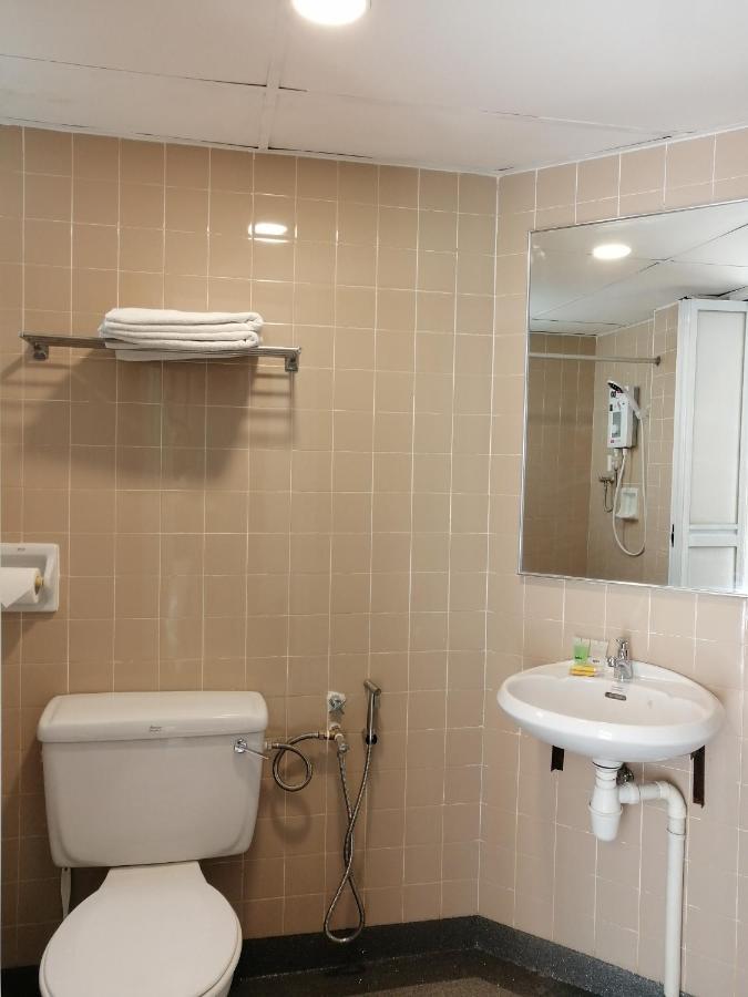 Bayu Emas Apartment By Wellington Resorts Batu Feringgi Buitenkant foto